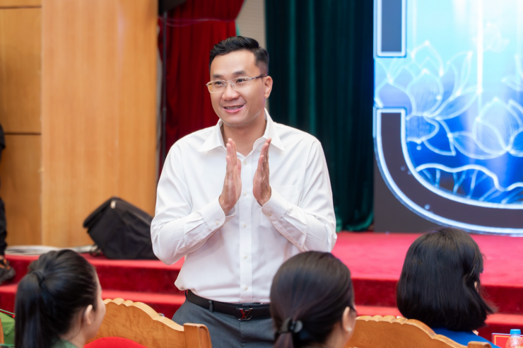 Ông Hà Minh Thắng - Phó Cục trưởng Cục Nghệ thuật Biểu diễn, Bộ Văn hoá, Thể thao và Du lịch tới dự buổi giao lưu.