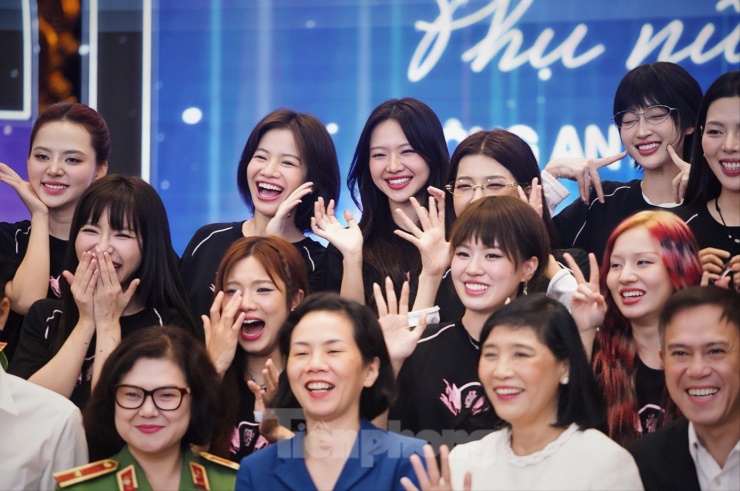 Concert Em xinh say hi dự kiến diễn ra ngày 11/10 tại Sân vận động quốc gia Mỹ Đình. BTC hứa hẹn mang đến nhiều tiết mục được đầu tư công phu, tôn vinh giá trị và sức ảnh hưởng của phụ nữ Việt trong xã hội hiện đại. Ảnh: Duy Phạm. 