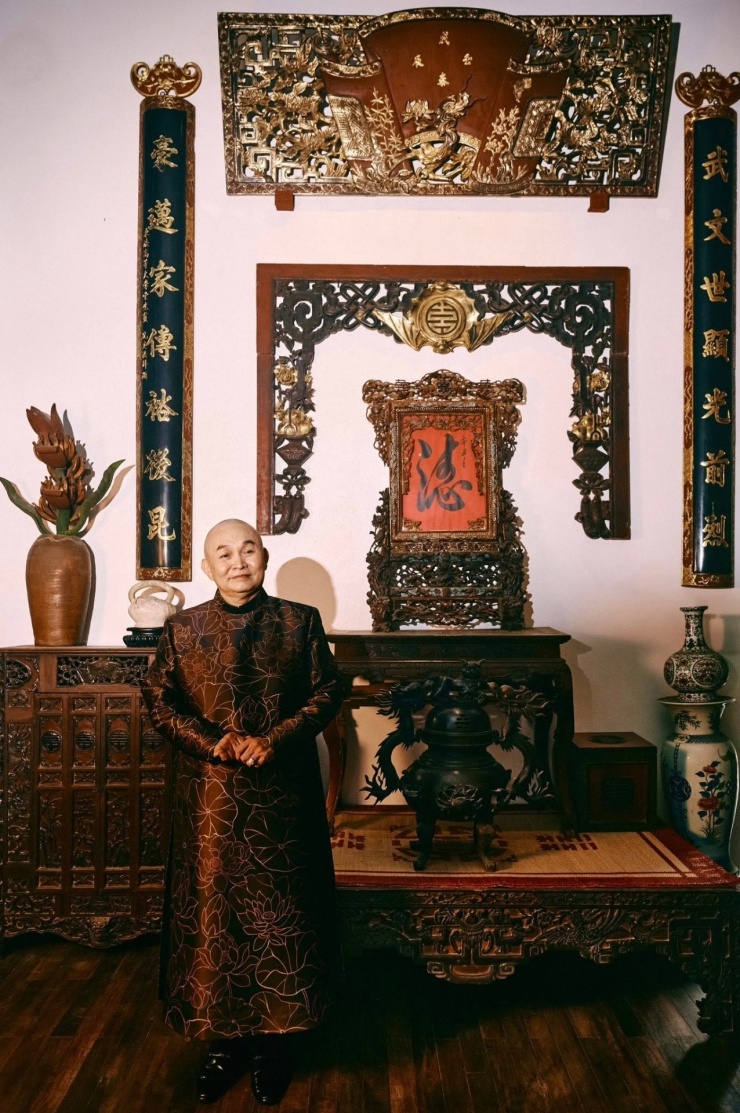Nghệ sĩ Xuân Hinh chia sẻ: "Bảo tàng Đạo Mẫu qua bão trời lại hửng nắng".&nbsp;