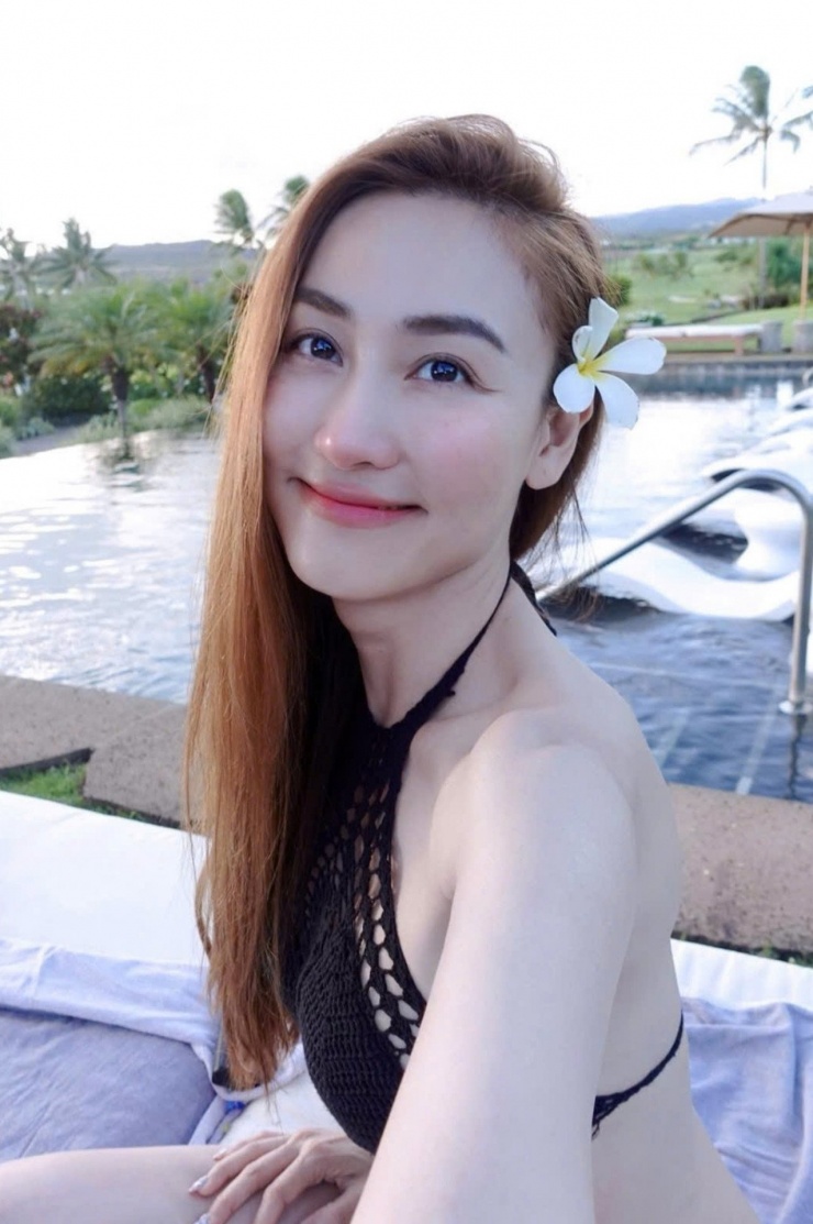 Diễn viên Ngân Khánh diện bikini, rạng rỡ đón tuổi 40.&nbsp;