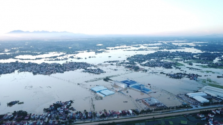 Tại xã Hoàng Vân, tỉnh Bắc Ninh, ông Hoàng Văn Tâm, Phó chủ tịch UBND xã, cho biết do nước lũ sông Cầu lên cao, có gần 10 thôn trong xã bị ảnh hưởng. Ảnh: Tùng Camera