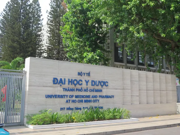 Thủ tướng Chính phủ quy định tên gọi là “Đại học Y Dược TP.HCM” từ năm 2003, không có chữ “trường”. Ảnh: P.ANH