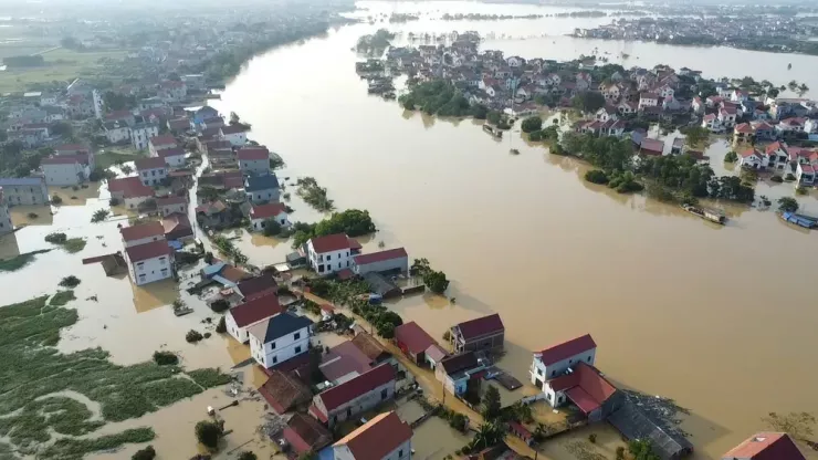 Trong hai ngày 8 và 9-10, mực nước sông Cầu dâng cao khiến nhiều khu vực ở xã Trung Giã, Sóc Sơn, Thư Lâm, Đa Phúc thuộc huyện Sóc Sơn (cũ) ngập sâu, hàng nghìn hộ dân bị ảnh hưởng.