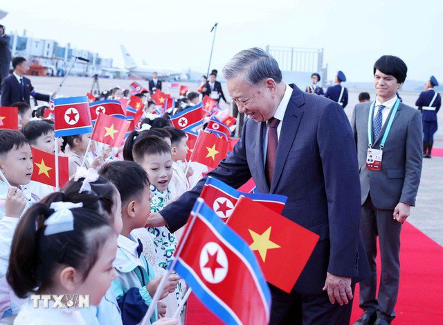 Chuyến thăm cấp Nhà nước của Tổng Bí thư Tô Lâm và đoàn đại biểu cấp cao Việt Nam là dấu mốc quan trọng, góp phần nâng cao hơn nữa hiệu quả hợp tác song phương giữa hai Đảng, hai nước, đáp ứng nguyện vọng, mong muốn của nhân dân hai nước đồng thời đóng góp cho hòa bình, ổn định, hợp tác và phát triển trong khu vực và trên thế giới. Ảnh: TTXVN