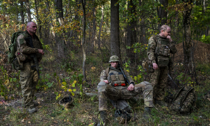 Binh sĩ Ukraine 'nhận phụ cấp chiến đấu, đi bán bánh cho vợ cấp trên' - 1