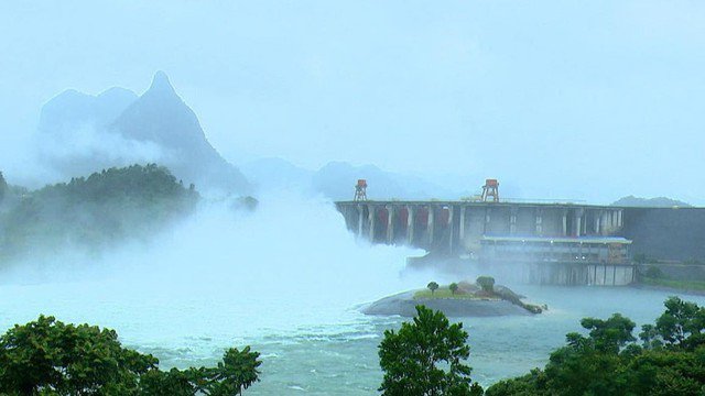 Thủy điện Tuyên Quang liên tiếp xả lũ, 3 tỉnh thành ứng phó - 1