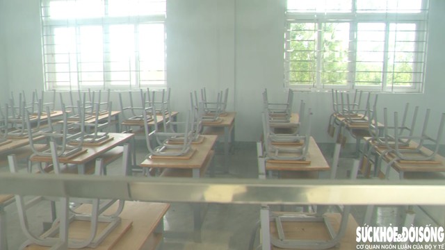 Cơ sở vật chất bên trong lớp học ở Trường Tiểu học Hàm Kiệm 2. Ảnh: D.N