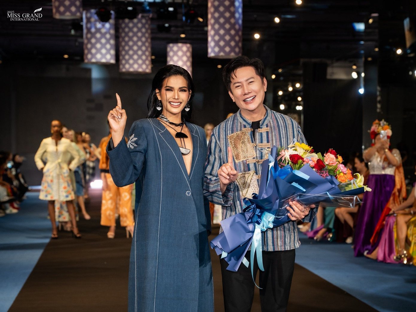 Đương kim Hoa hậu Hòa bình Quốc tế Christine Juliane Opiza đảm nhận vai trò vedette trong buổi trình diễn. Các thí sinh trình diễn những thiết kế tôn vinh văn hóa truyền thống của Thái Lan. Cuộc thi năm nay có nhiều hoạt động và các phần thi phụ đa dạng, chuyên nghiệp.