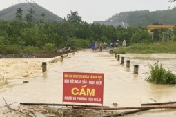 Tin tức trong ngày - Vì sao lũ trên sông Cầu, sông Thương rút chậm, ngập lụt kéo dài?