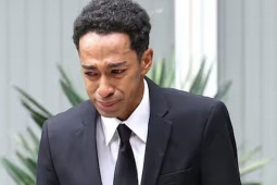 Giải trí - Ca sĩ thần tượng Nhật xin lỗi vì hành vi khiếm nhã nơi công cộng