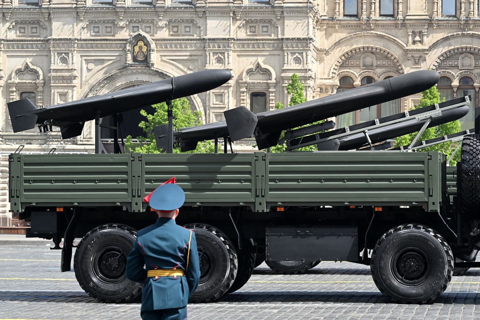 UAV Geran-2 xuất hiện trong cuộc duyệt binh Ngày chiến thắng của Nga vào ngày 9/5/2025. Ảnh: AFP.