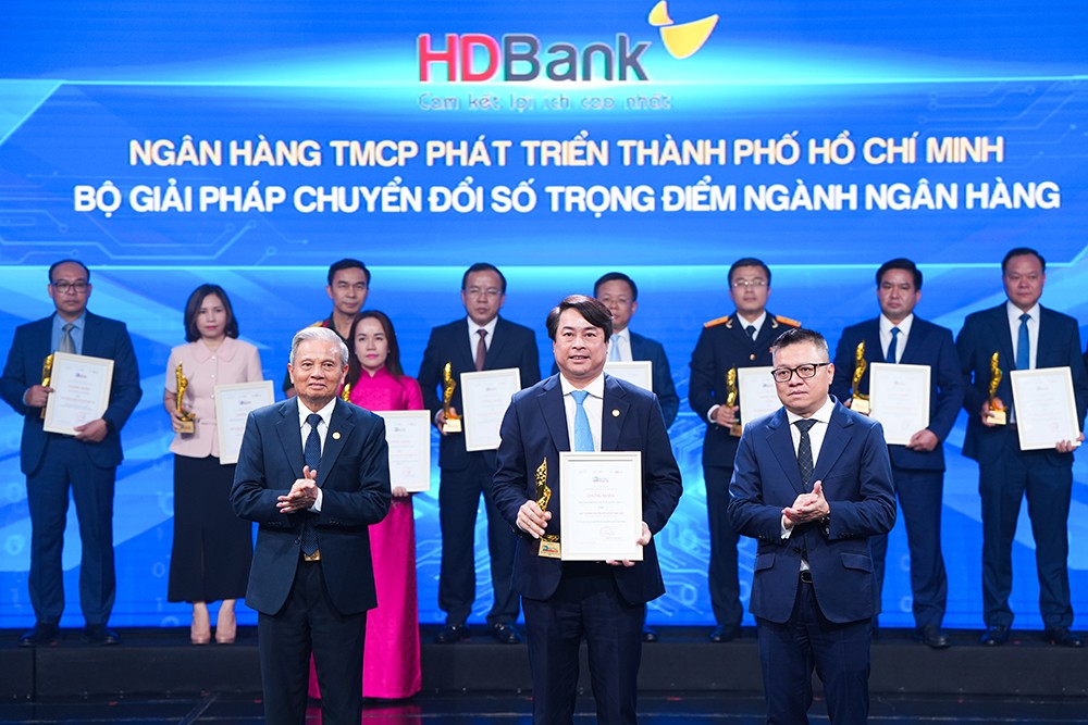 HDBank tiếp đạt Giải thưởng Chuyển đổi số Việt Nam 2025 - 1