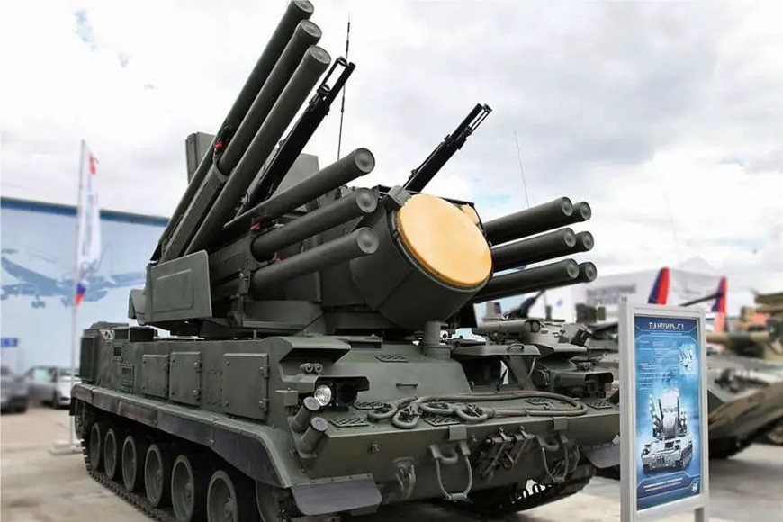 Nga đã giới thiệu phiên bản Pantsir-SM-SV trang bị bánh xích vào năm 2024. Ảnh: Rostec.