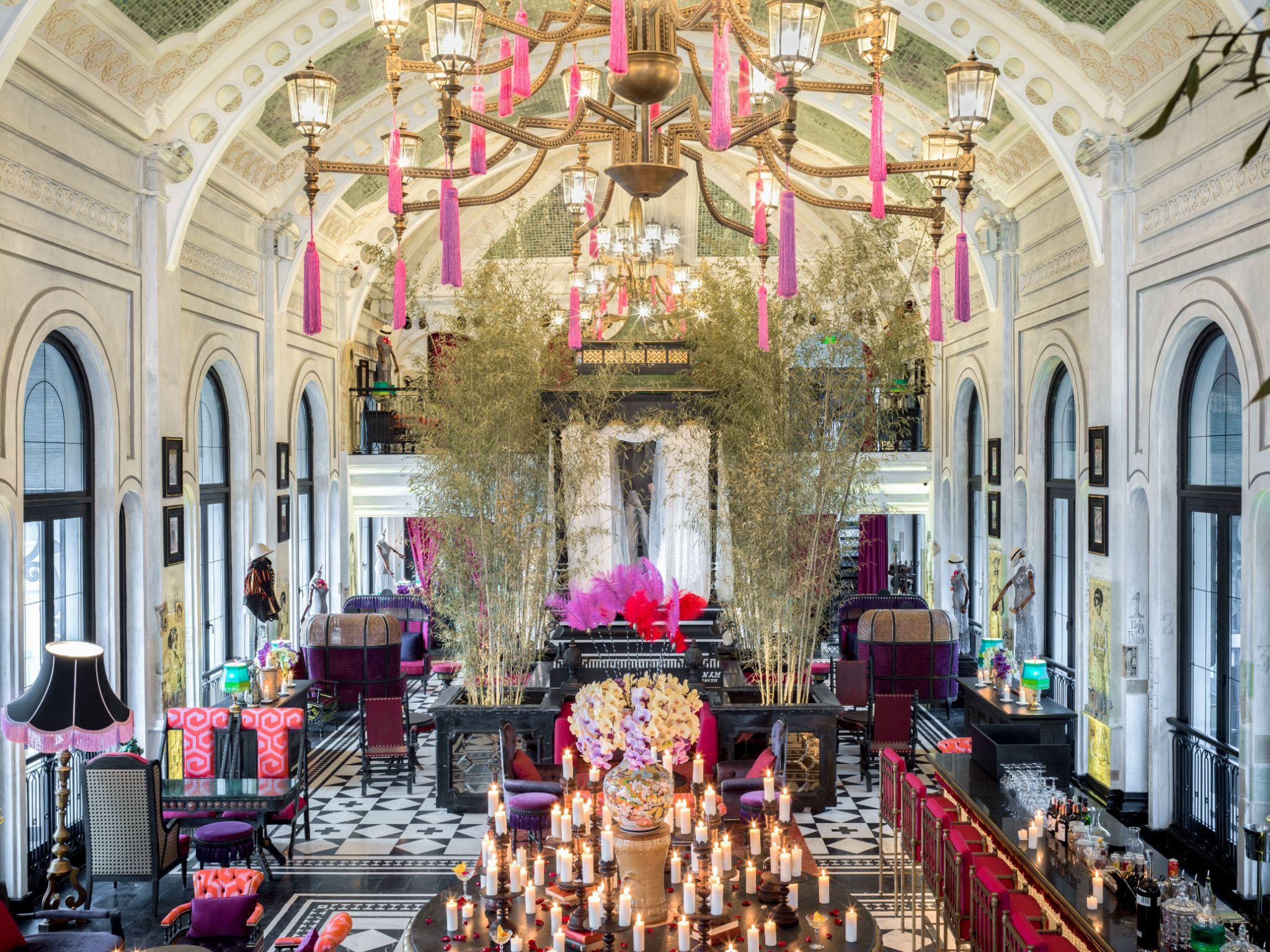 Quán bar Absinthe tại Hotel de la Coupole – MGallery, Sa Pa