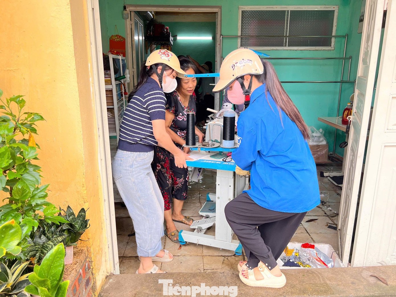 Trước diễn biến phức tạp và ảnh hưởng nặng nề của bão lũ, Ban Thường vụ Tỉnh Đoàn Bắc Ninh đã nhanh chóng chỉ đạo các cấp bộ Đoàn trong toàn tỉnh thành lập các Tổ phản ứng nhanh gồm đoàn viên, thanh niên tình nguyện tham gia hỗ trợ các xã, khu vực bị ảnh hưởng.
