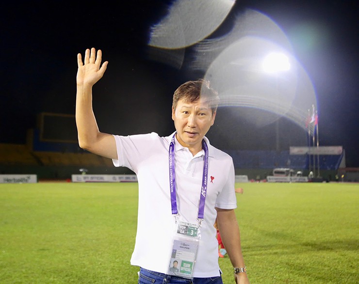 Trận thắng này cũng giúp HLV Kim Sang Sik và các học trò giữ vững vị trí thứ 2 bảng F vòng loại Asian Cup (6 điểm/3 trận), kém ĐT Malaysia 3 điểm