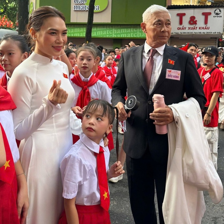 Tùng Yuki chăm Mỹ Tâm như người cha lo cho con gái.&nbsp;