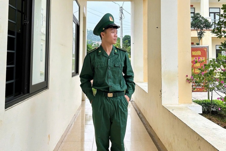 Lang Đức Bằng trúng tuyển vào Học viện Biên phòng. Tuy nhiên, chỉ sau ít ngày nhập học, Bằng phải trở về quê vì phát hiện mắc viêm gan B.