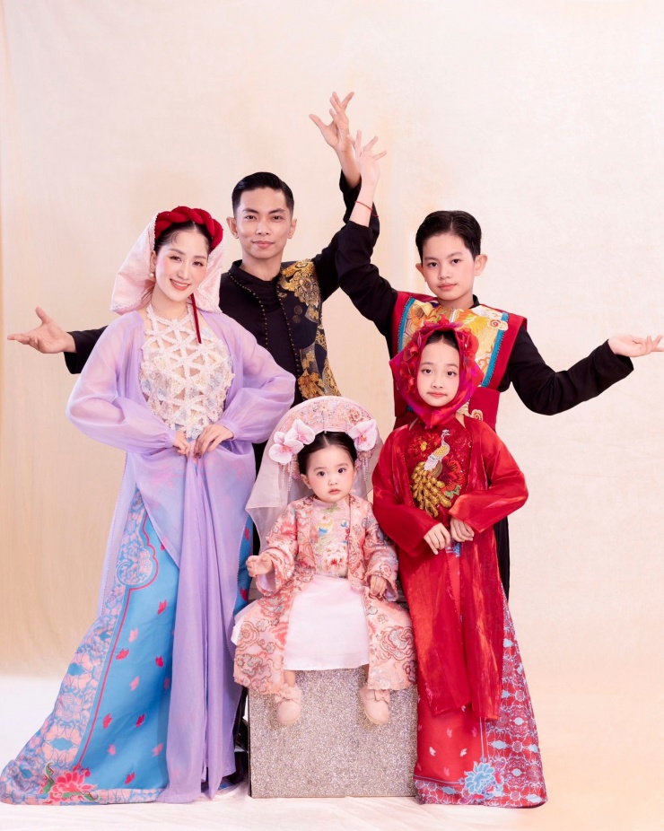 Tổ ấm hạnh phúc của Khánh Thi - Phan Hiển.