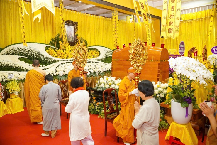 Đoàn lãnh đạo Đảng, Nhà nước, MTTQ Việt Nam viếng tang trưởng lão hòa thượng Thích Trí Tịnh - 11