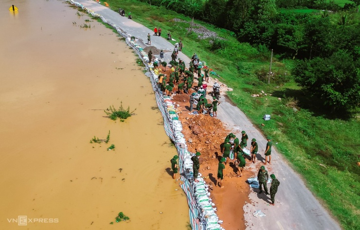 Bắc Ninh đắp hàng loạt đê ngăn lũ sông Cầu - 3