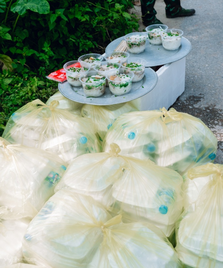 Bắc Ninh đắp hàng loạt đê ngăn lũ sông Cầu - 8