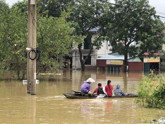 Hơn 3000 hộ dân ở Hà Nội chìm trong nước do lũ trên sông tăng cao kỷ lục - 1