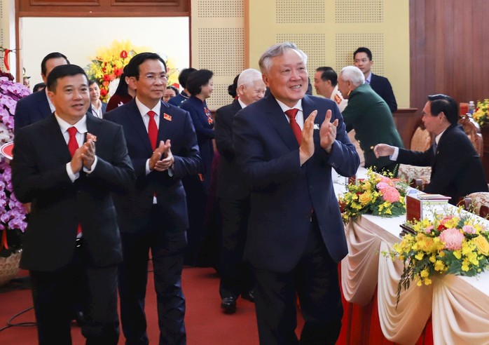 Ủy viên Bộ Chính trị, Phó thủ tướng Thường trực Chính phủ Nguyễn Hòa Bình tham dự Đại hội.