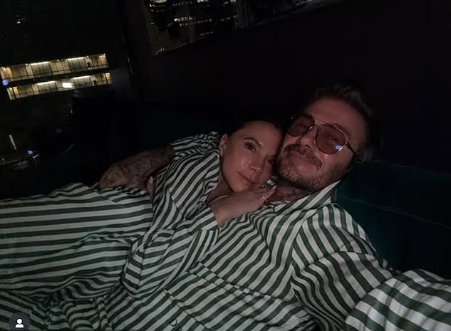 Vic nói David Beckham đẹp trai nhưng ngáy to và mắc chứng OCD. Ảnh: Instagram Victoria Beckham