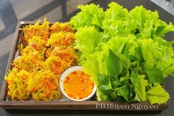 Cách làm bánh tôm khoai lang giòn rụm, bùi béo siêu ngon