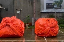 Bạn trẻ - Cuộc sống - Ô tô bọc kín bị 'lạc trôi' ở Thái Nguyên: Đã tìm thấy 2 xế cưng ở cách nhà 500m