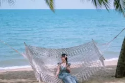 Biển Đà Nẵng dịu dàng trong tiết trời giao mùa, hút du khách tìm bình yên