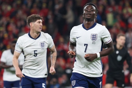 Video bóng đá ĐT Anh - Xứ Wales: Ác mộng 3 bàn thua trong 20 phút