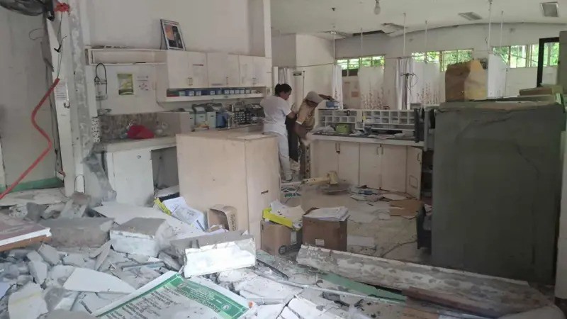 Một ngôi nhà bị hư hại nặng sau động đất mạnh 7,6 độ Richter ở Philippines ngày 10/10. Ảnh: Bureau of Fire Protection