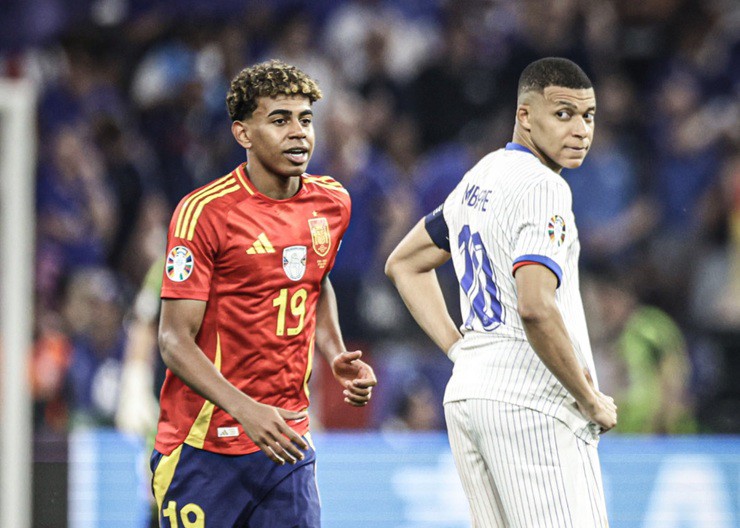 Mbappe kêu gọi tôn trọng đời tư của Yamal