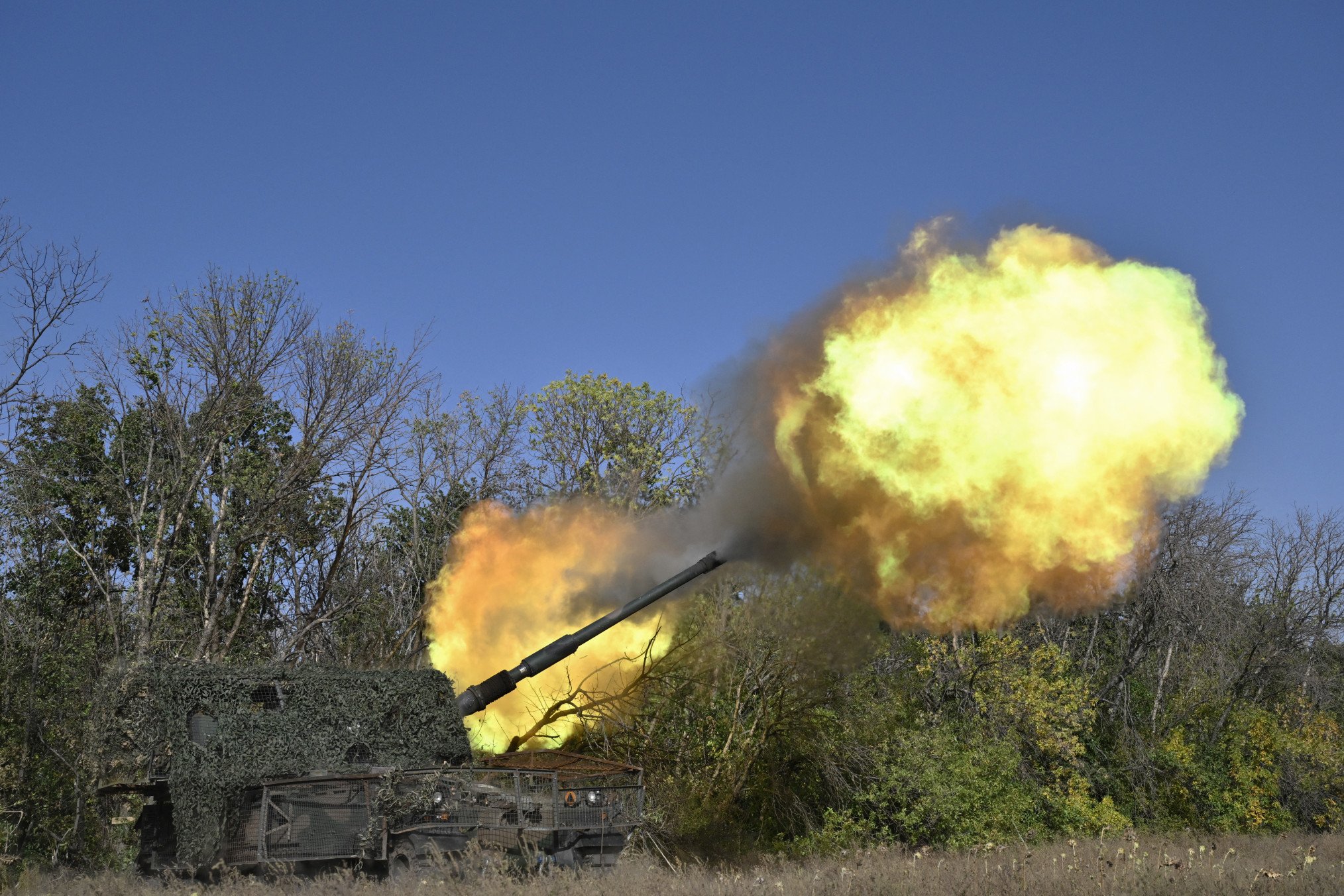 Pháo tự hành Ukraine khai hỏa trong xung đột. Ảnh: Getty Images.