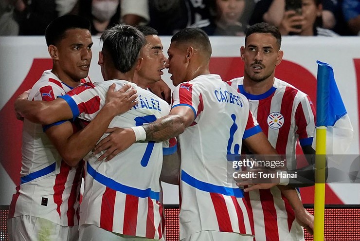 Niềm vui của&nbsp;Almiron và các đồng đội