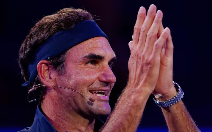 Đồng hành cùng Federer còn có cô vợ Mirka cùng 2 con gái song sinh Charlene Riva, Myla Rose (16 tuổi) và 2 con trai song sinh Leo - Lenny (11 tuổi)