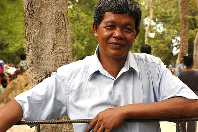 Lần theo thông tin từ tờ giấy cảm ơn, chúng tôi đã được nghe câu chuyện cải thiện chứng thiếu máu não của bác lái xuồng Ba Cảnh