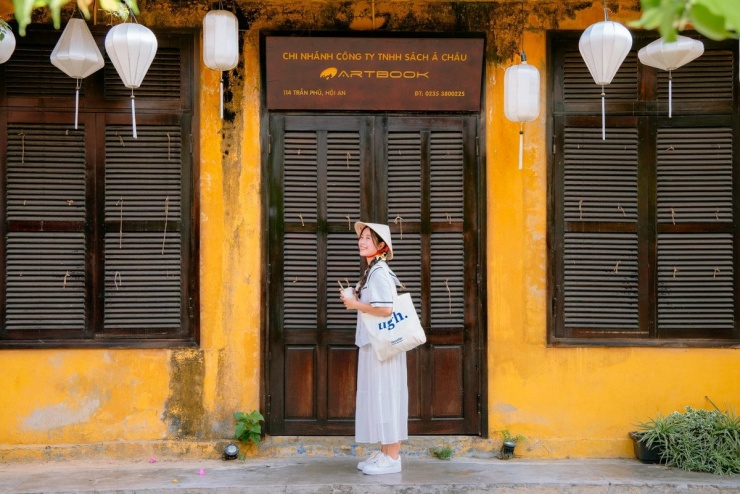 Không cần chi tiêu “mạnh tay” để có một kỳ nghỉ trốn rét, Hội An (Việt Nam) vừa được tạp chí Time Out vinh danh là điểm đến “đường xa tiết kiệm nhất” cho mùa đông 2025. Ảnh Nguyễn Tiên