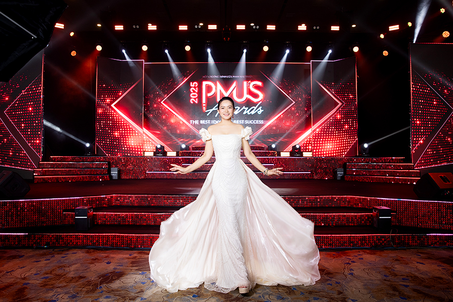 Phan Như Thảo trên sân khấu tiền tỷ