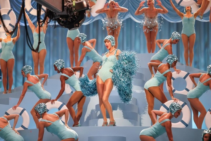 &#39;Bữa tiệc&#39; thời trang của Taylor Swift trong MV mới - 5