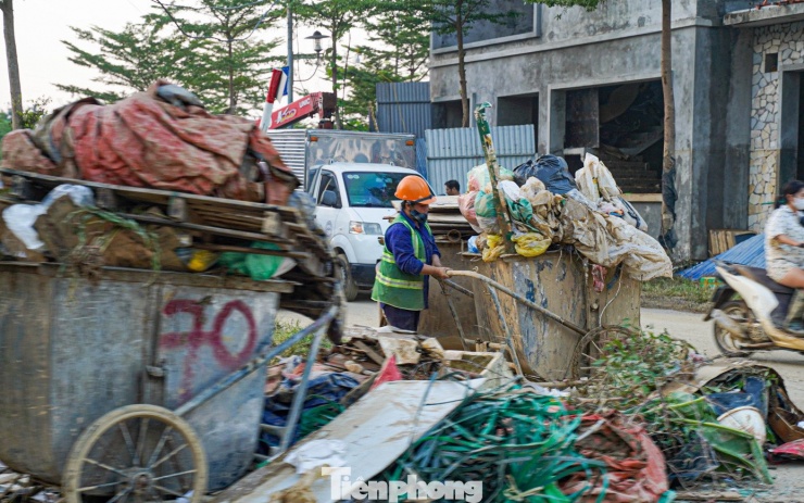 Nước rút, rác thải chất đống khắp đường phố Thái Nguyên - 16
