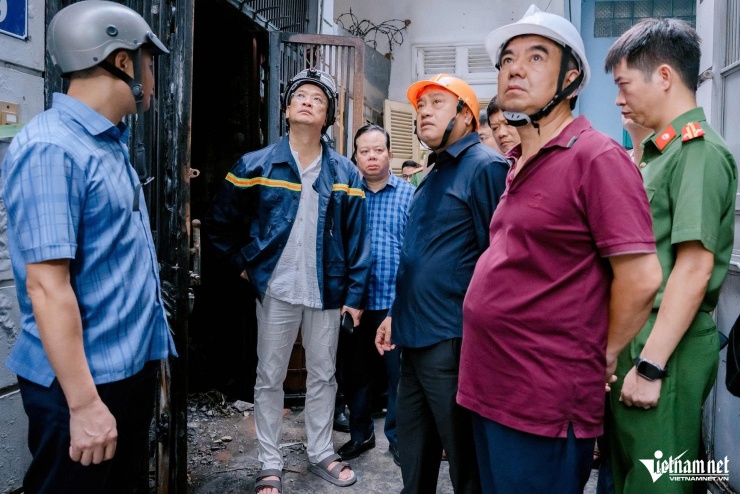 Hiện trường vụ cháy nhà khiến 5 người tử vong ở Hà Nội - 6