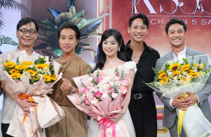  Đức Khuê và Ngô Lệ Quyên, Thanh Sơn ở "Khách sạn 5 sao". 