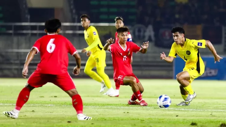 Sau trận thắng chủ nhà Lào 3-0, đội tuyển Malaysia vẫn đứng đầu bảng F với 9 điểm. Ảnh: CCT.