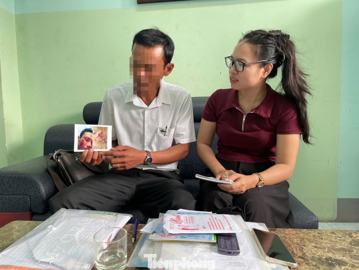 Ông Tảng từng tố cáo việc bị đồng nghiệp đánh hội đồng ngay trong trường, gây thương tích.