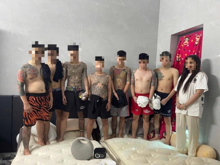 Nhóm thanh niên bị phát hiện khi đang cùng nhau sử dụng ma tuý.