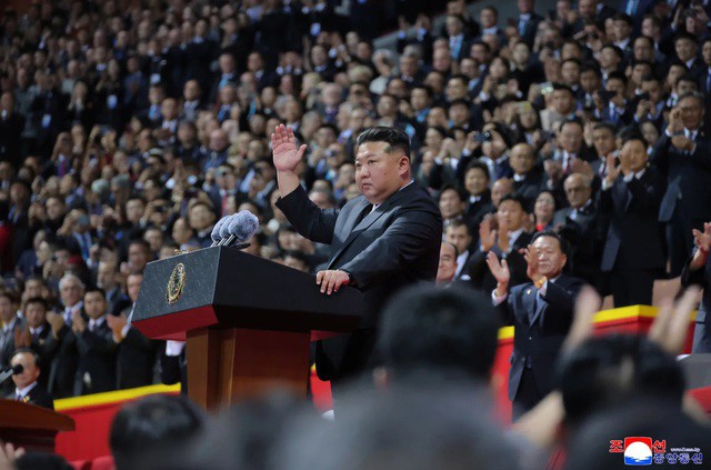 Nhà lãnh đạo Triều Tiên Kim Jong-un phát biểu tại buổi lễ - Ảnh: KCNA/AP