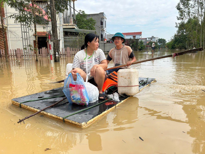 Hiện nước lũ rút rất chậm, các khu vực này có thể còn ngập trong 2-3 ngày tới